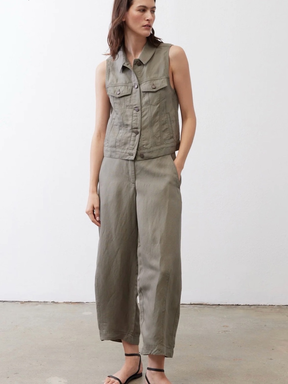 NWT, Ruti Wide Leg Ankle Pants in Mulled Basil size 2